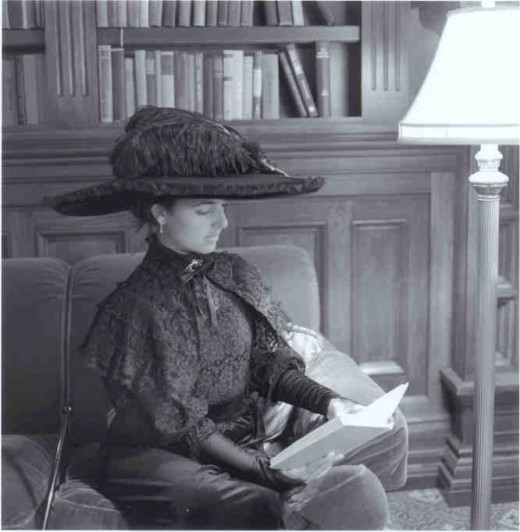 Hotel del Coronado-Kate Morgan reading