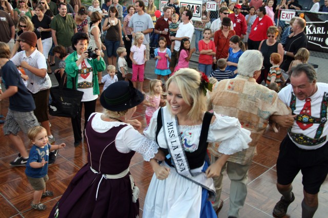 La Mesa Oktoberfest Dancers